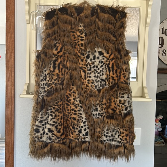 Adrienne Landau Long Faux Fur Animal Print Vest - Picture 4 of 4